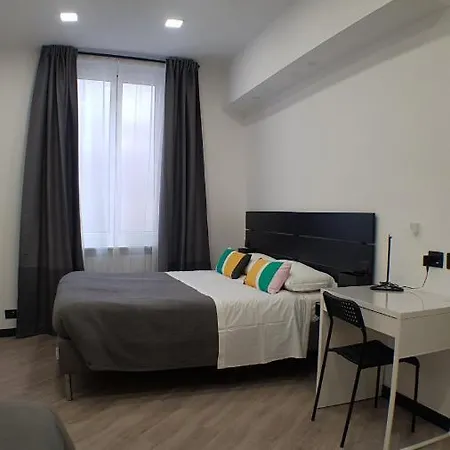 Lisauro Fieschi Apartamento *